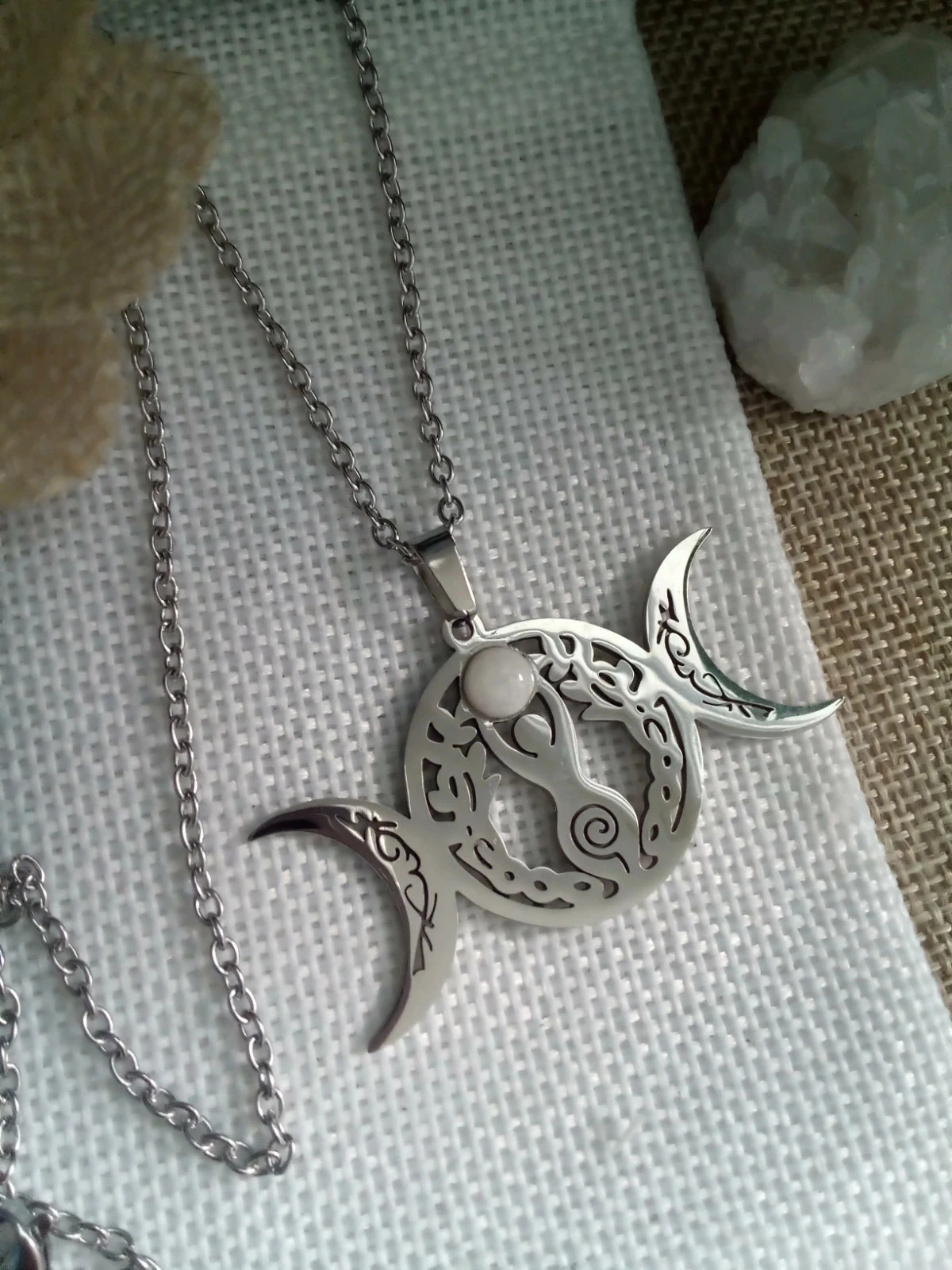Collier pendentif déesse de la lune et pierre de lune – photo 2